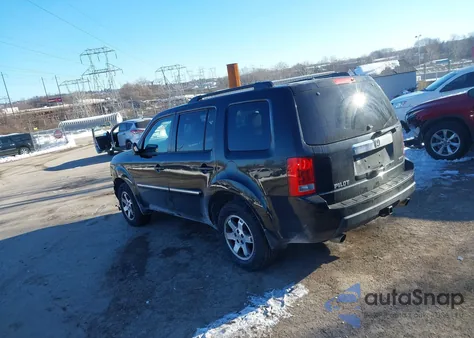 2009 Honda Pilot Touring z USA, uszkodzony, nr VIN 5FNYF48849B026618